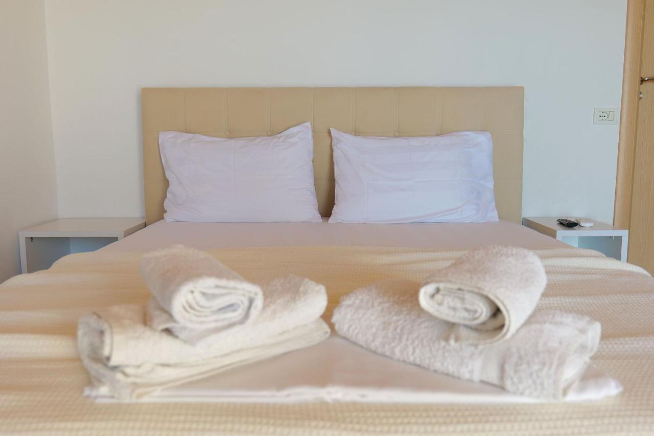 Alex & Sofi Hotel ヒマラ エクステリア 写真
