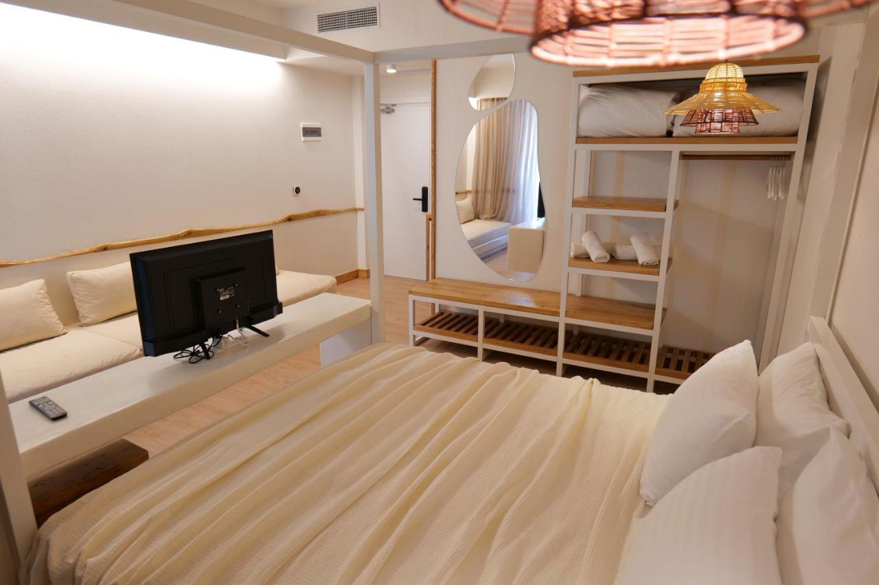 Alex & Sofi Hotel ヒマラ エクステリア 写真