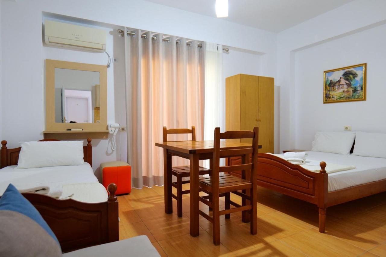 Alex & Sofi Hotel ヒマラ エクステリア 写真